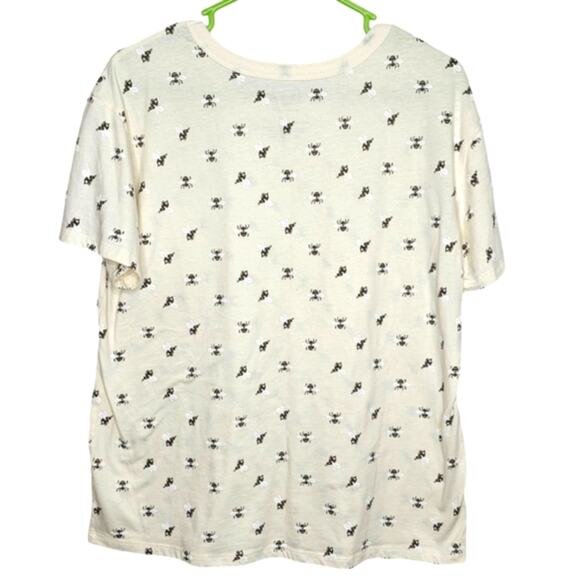 Zoe + Liv Pale Yellow All Over Bumblebee Print Short Sleeve Scoop Neck Tee Large - Picture 2 of 6